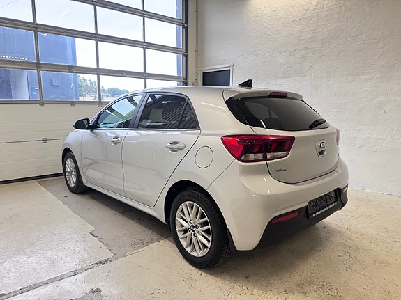 Kia Rio 6 of 29