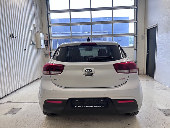 Kia Rio 5 of 5