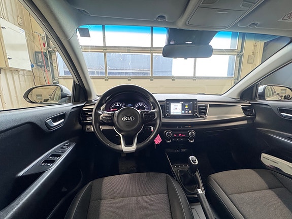 Kia Rio 8 of 29