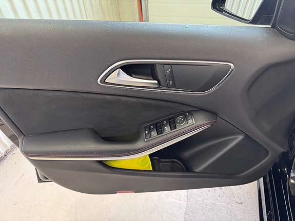 Mercedes-Benz A180 21 of 27