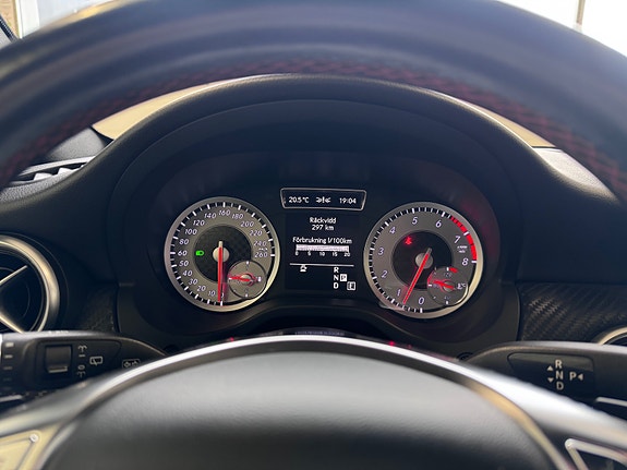 Mercedes-Benz A180 12 of 27