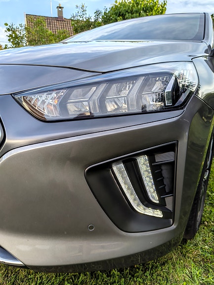 Hyundai IONIQ 14 of 24