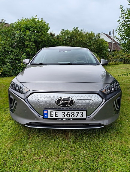 Hyundai IONIQ 2 of 5