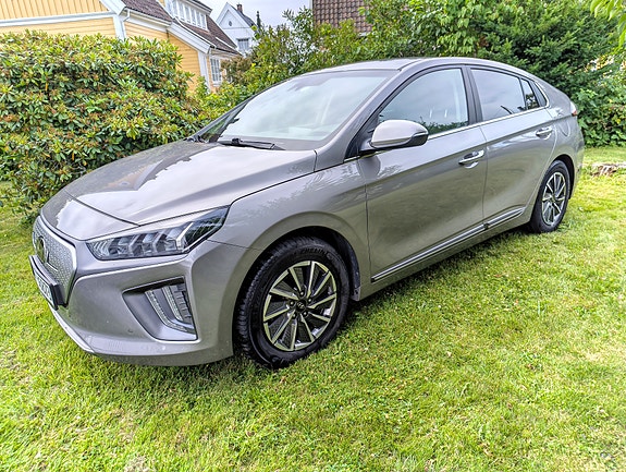 Hyundai IONIQ 13 of 24