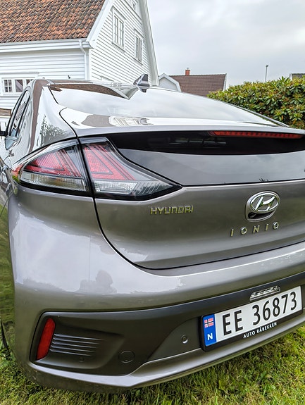Hyundai IONIQ 11 of 24
