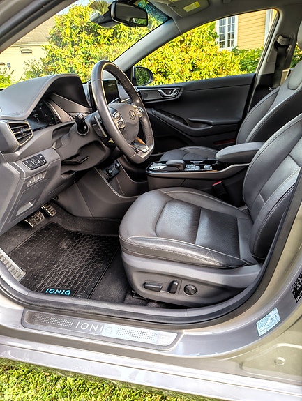 Hyundai IONIQ 18 of 24
