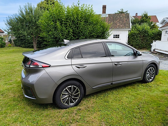 Hyundai IONIQ 6 of 24