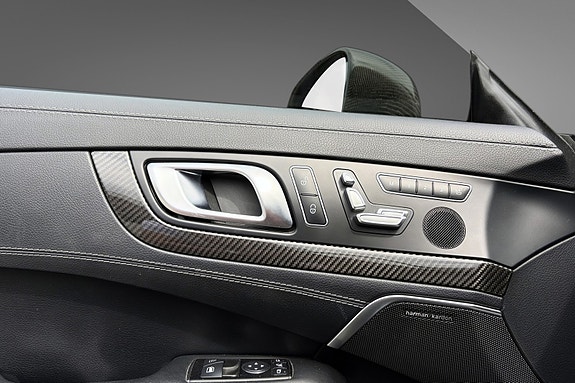 Mercedes-Benz SL63 16 of 21