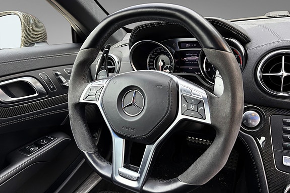 Mercedes-Benz SL63 11 of 21