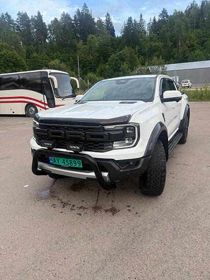 Ford Ranger Raptor 2 of 5