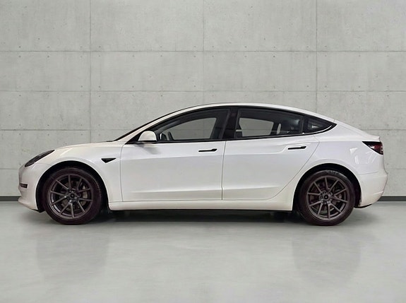 Tesla Model 3 3 of 5