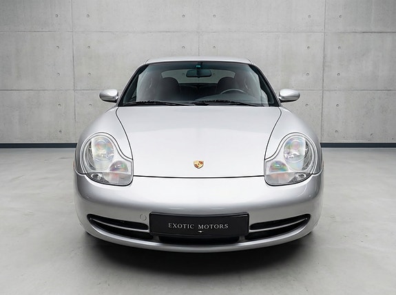 Porsche 911 2 of 5