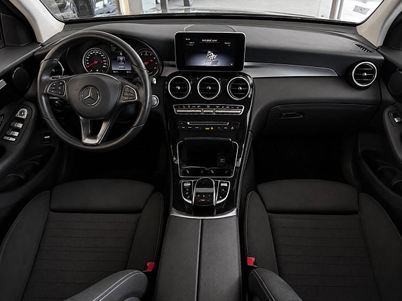 Mercedes-Benz GLC350 e 5 of 14