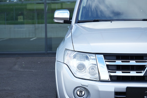 Mitsubishi Pajero 5 of 5