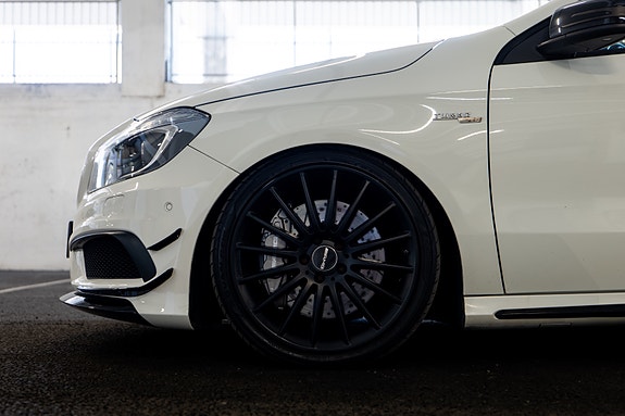 Mercedes-Benz A45 7 of 30