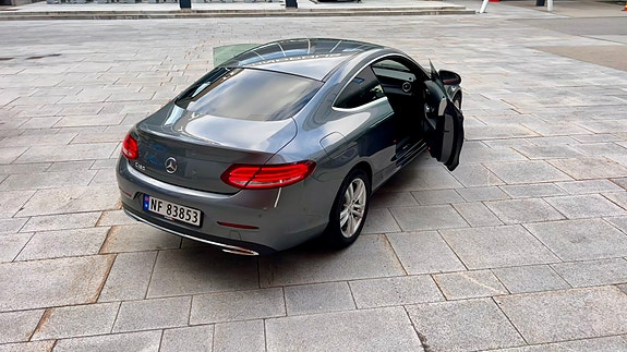 Mercedes-Benz C180 9 of 27