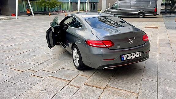 Mercedes-Benz C180 10 of 27