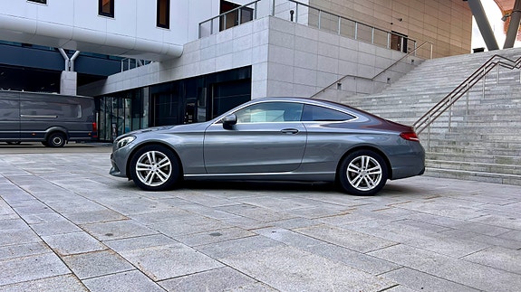 Mercedes-Benz C180 2 of 27