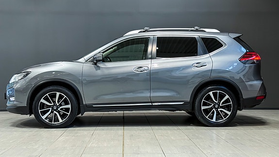 Nissan X-Trail 2 of 5