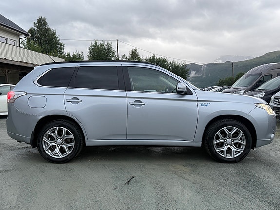 Mitsubishi Outlander 4 of 5