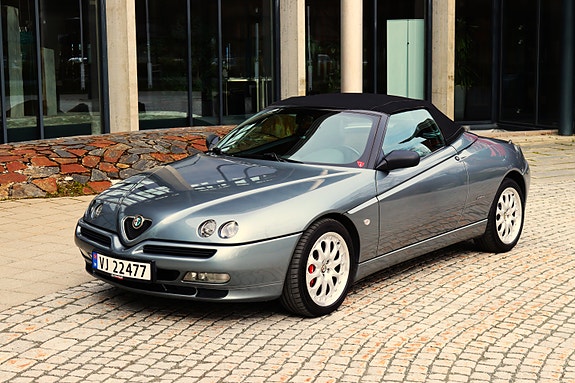 Alfa Romeo Spider 4 of 15