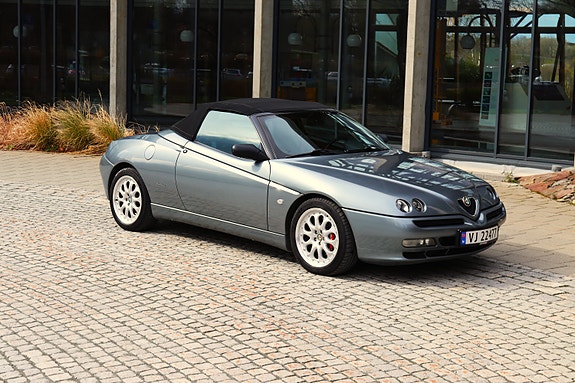Alfa Romeo Spider 5 of 15