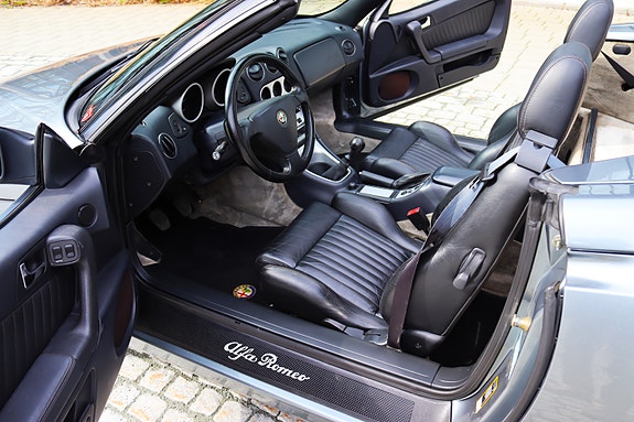 Alfa Romeo Spider 14 of 15