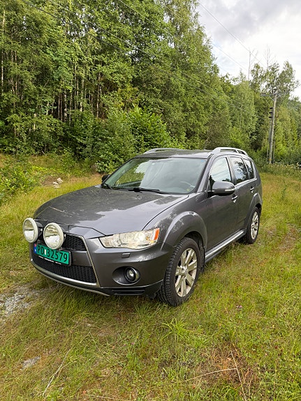 Mitsubishi Outlander 3 of 5