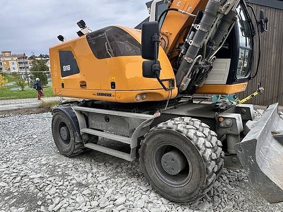 Liebherr A 916 3 of 5