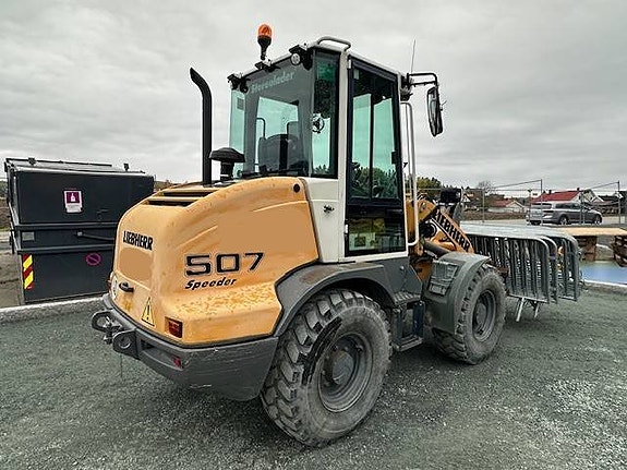 Liebherr L 507 4 of 9