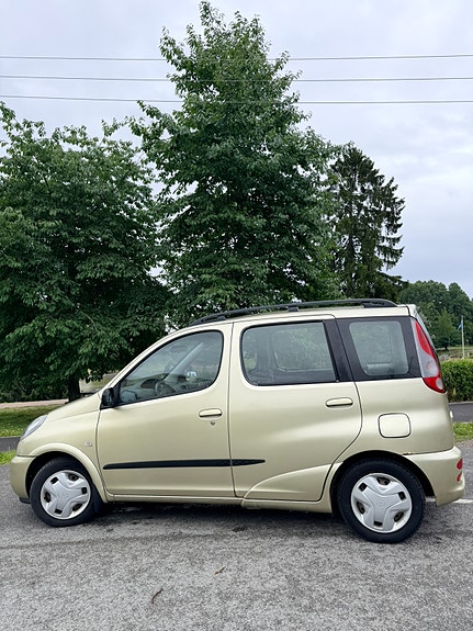Toyota Yaris Verso 5 of 10