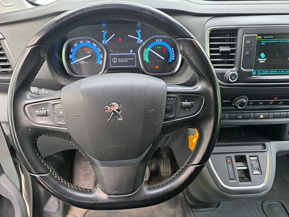 Peugeot e-Expert 17 of 24