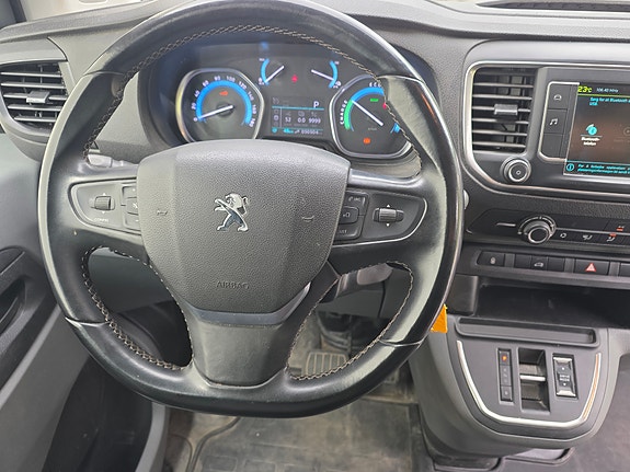 Peugeot e-Expert 16 of 24