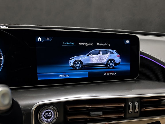 Mercedes-Benz EQC400 27 of 30