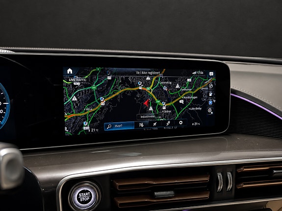 Mercedes-Benz EQC400 23 of 30