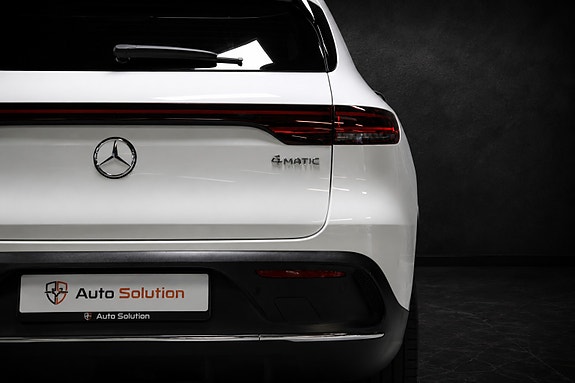 Mercedes-Benz EQC400 5 of 30