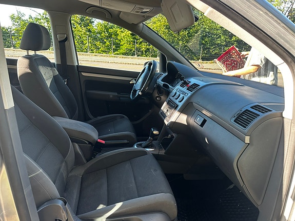 Volkswagen Touran 22 of 30