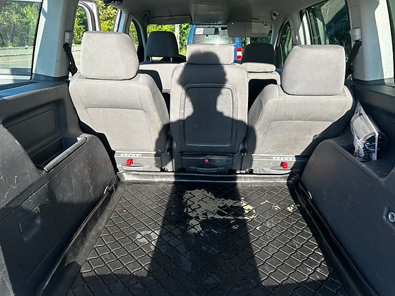 Volkswagen Touran 16 of 30