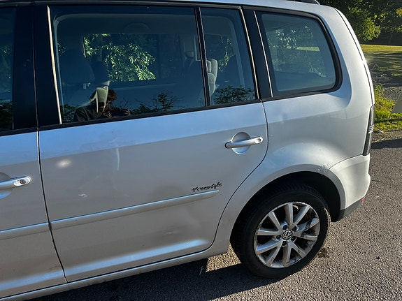 Volkswagen Touran 8 of 30