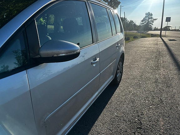 Volkswagen Touran 6 of 30