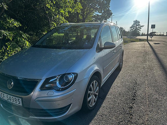 Volkswagen Touran 4 of 30