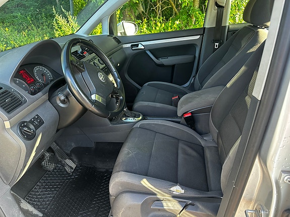 Volkswagen Touran 18 of 30
