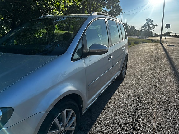 Volkswagen Touran 5 of 30