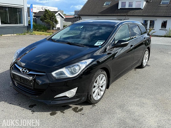 Hyundai i40 2 of 5