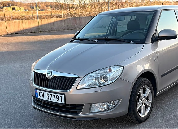 Skoda Fabia 2 of 10