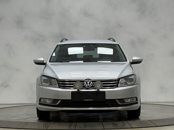 Volkswagen Passat 3 of 5