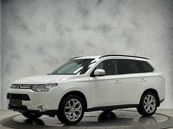 Mitsubishi Outlander 2 of 5