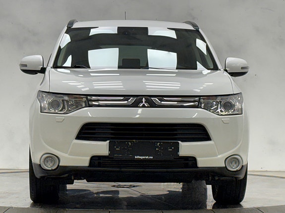 Mitsubishi Outlander 3 of 5