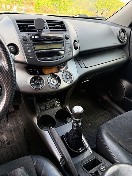 Toyota RAV4 5 of 5