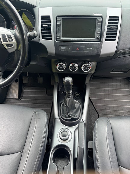 Mitsubishi Outlander 15 of 30